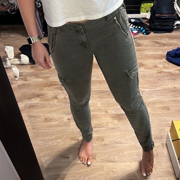 J Brand Maverick Low Rise Cargo Skinny Jeans in Vintage Armadillo Olive - Picture 9 of 16
